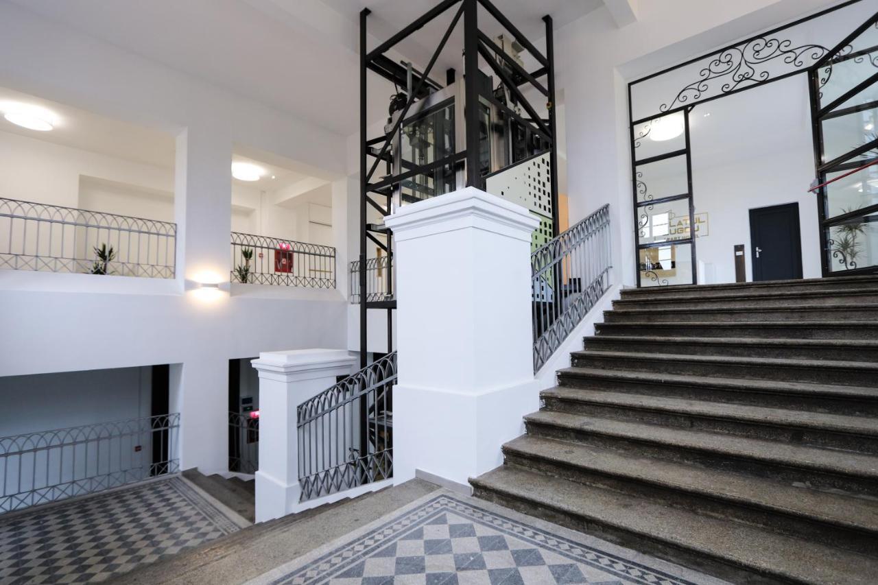 Palatul Lugoj Apartment ภายนอก รูปภาพ